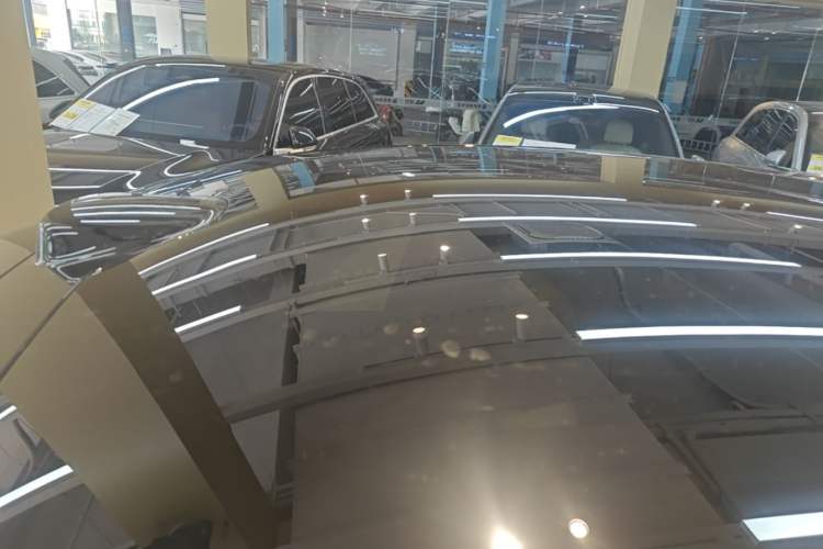 Used Li Auto i6 2025 Model Four-Wheel-Drive Standard Type Roof