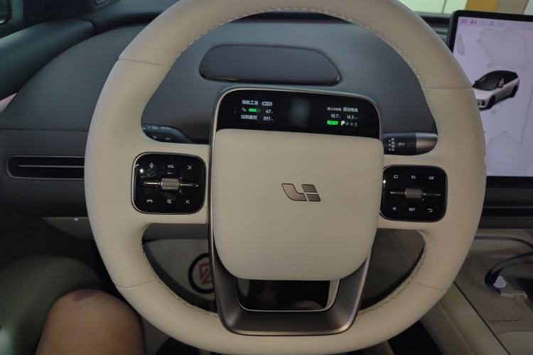 Used Li Auto i6 2025 Model Two-Wheel-Drive Standard Type Steering Wheel