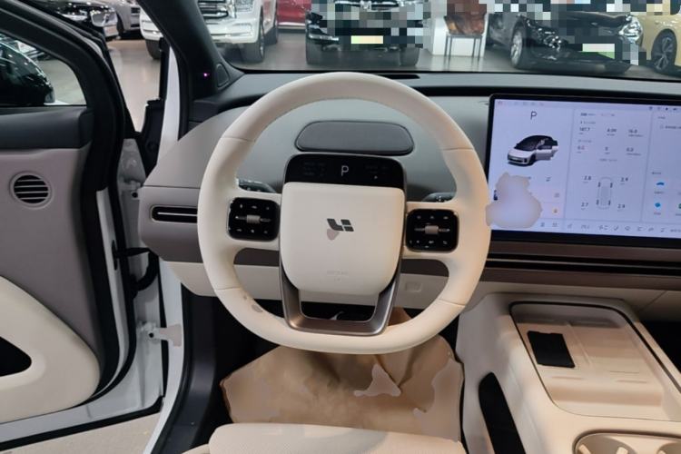Used Li Auto i6 2025 Model Four-Wheel-Drive Standard Type Steering Wheel