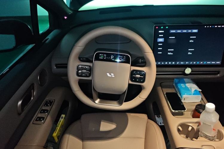 Used Li Auto i6 2025 Model Two-Wheel-Drive Standard Type Steering Wheel