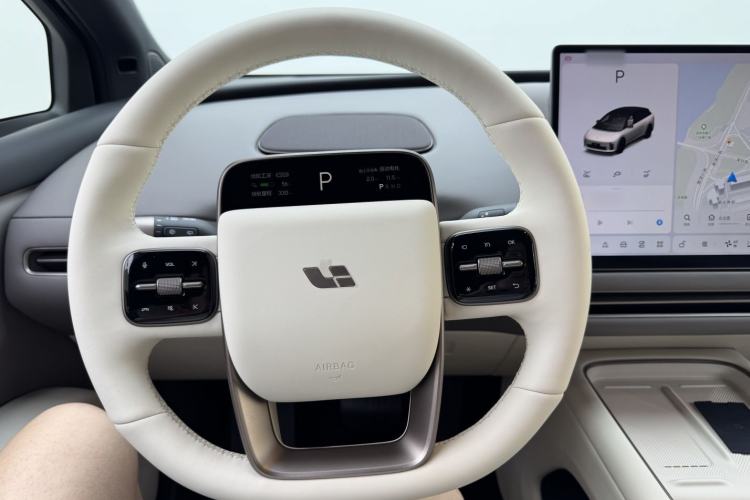Used Li Auto i6 2025 Model Two-Wheel-Drive Standard Type Steering Wheel