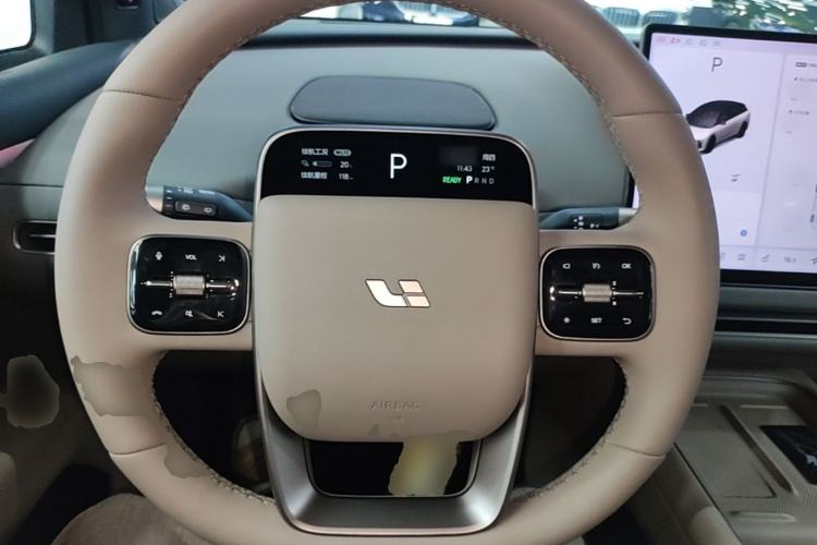 Used Li Auto i6 2025 Model Two-Wheel-Drive Standard Type Steering Wheel
