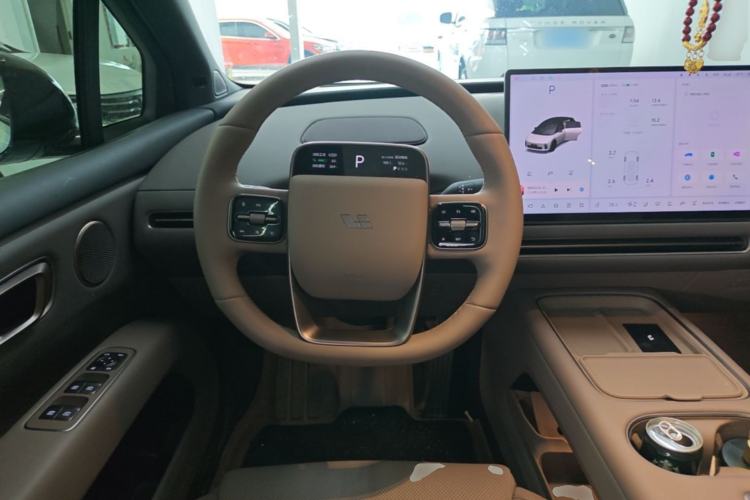 Used Li Auto i6 2025 Model Two-Wheel-Drive Standard Type Steering Wheel