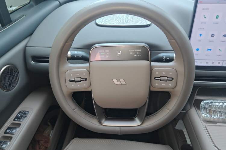 Used Li Auto i6 2025 Model Two-Wheel-Drive Standard Type Steering Wheel
