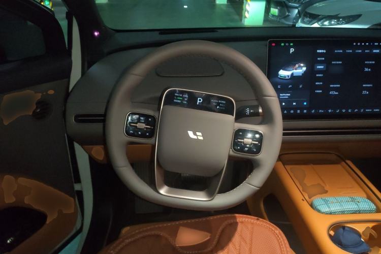 Used Li Auto i6 2025 Model Two-Wheel-Drive Standard Type Steering Wheel