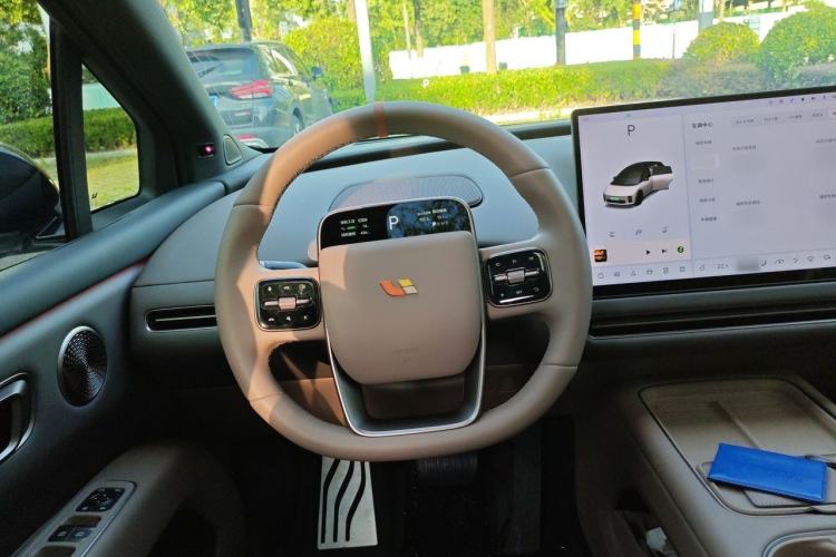 Used Li Auto i6 2025 Model Two-Wheel-Drive Standard Type Steering Wheel