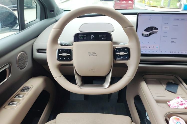 Used Li Auto i6 2025 Model Two-Wheel-Drive Standard Type Steering Wheel