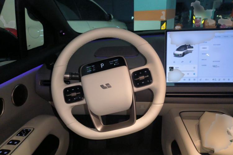 Used Li Auto i6 2025 Model Two-Wheel-Drive Standard Type Steering Wheel