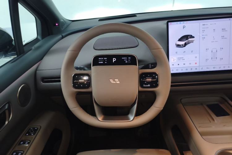 Used Li Auto i6 2025 Model Two-Wheel-Drive Standard Type Steering Wheel