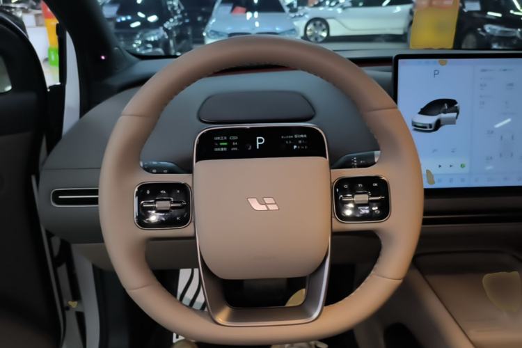 Used Li Auto i6 2025 Model Two-Wheel-Drive Standard Type Steering Wheel