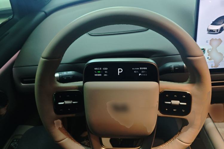 Used Li Auto i6 2025 Model Four-Wheel-Drive Standard Type Steering Wheel