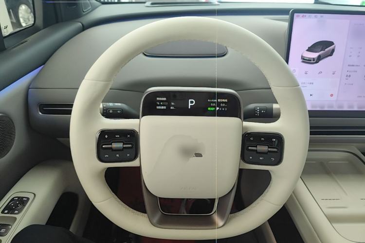 Used Li Auto i6 2025 Model Four-Wheel-Drive Standard Type Steering Wheel