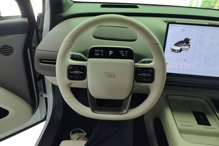 Used Li Auto i6 2025 Model Two-Wheel-Drive Standard Type Steering Wheel