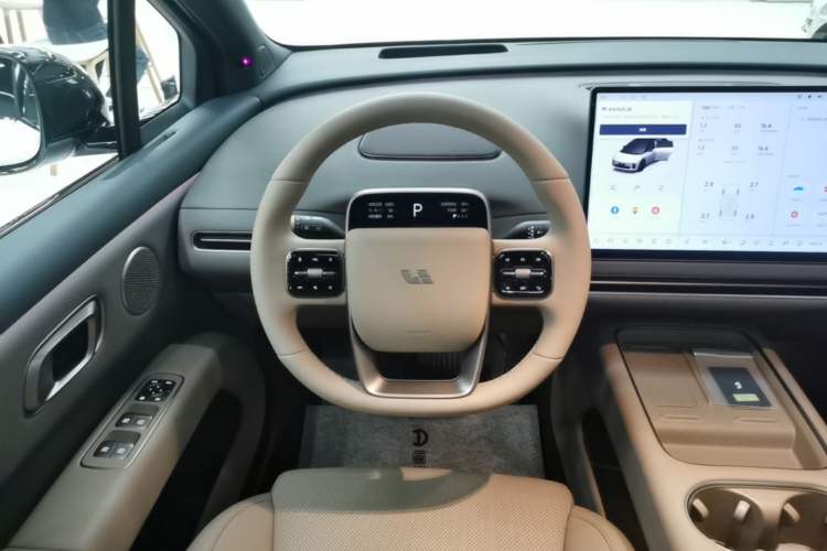 Used Li Auto i6 2025 Model Two-Wheel-Drive Standard Type Steering Wheel