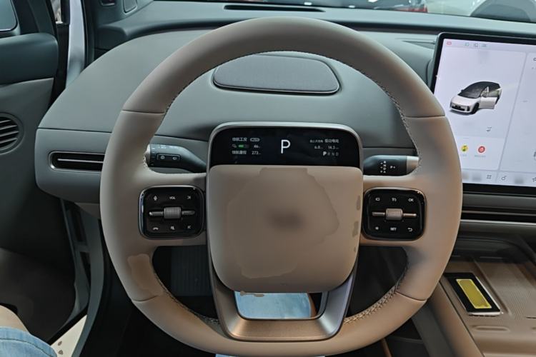 Used Li Auto i6 2025 Model Two-Wheel-Drive Standard Type Steering Wheel