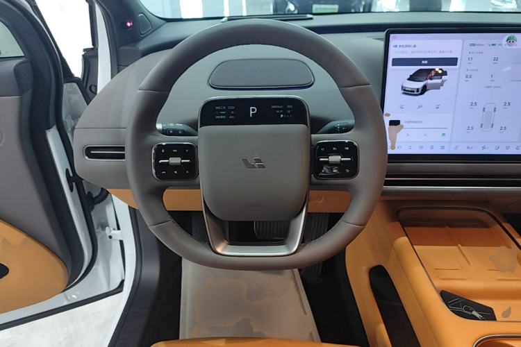 Used Li Auto i6 2025 Model Two-Wheel-Drive Standard Type Steering Wheel
