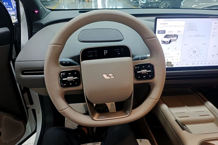 Used Li Auto i6 2025 Model Two-Wheel-Drive Standard Type Steering Wheel