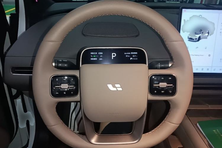Used Li Auto i6 2025 Model Two-Wheel-Drive Standard Type Steering Wheel
