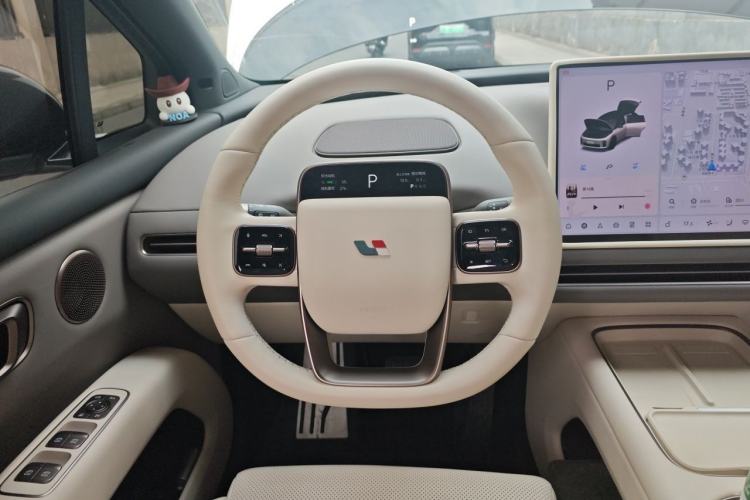 Used Li Auto i6 2025 Model Two-Wheel-Drive Standard Type Steering Wheel
