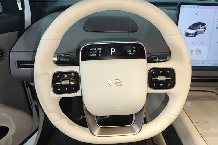 Used Li Auto i6 2025 Model Two-Wheel-Drive Standard Type Steering Wheel