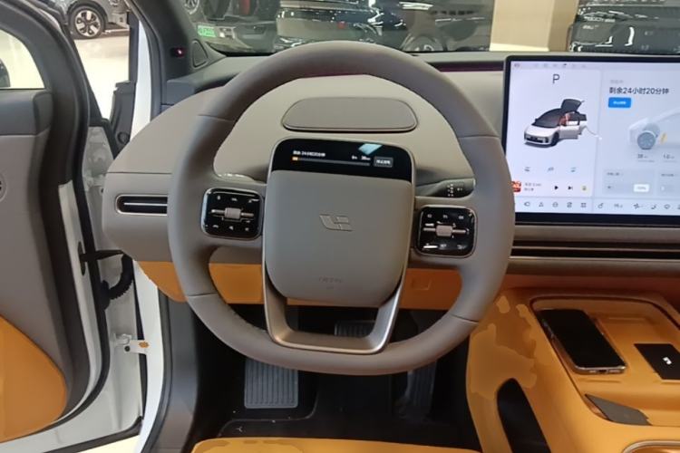 Used Li Auto i6 2025 Model Two-Wheel-Drive Standard Type Steering Wheel