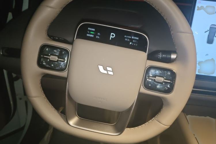 Used Li Auto i6 2025 Model Two-Wheel-Drive Standard Type Steering Wheel