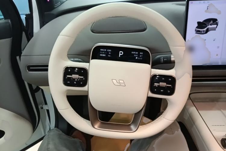 Used Li Auto i6 2025 Model Two-Wheel-Drive Standard Type Steering Wheel