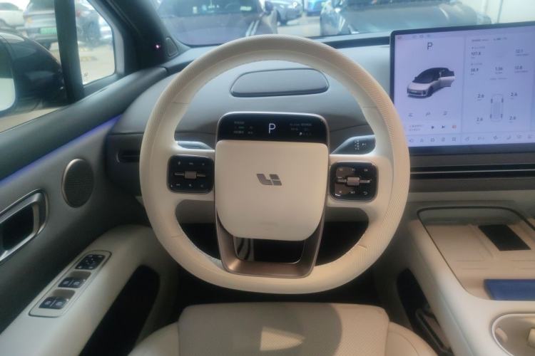 Used Li Auto i6 2025 Model Two-Wheel-Drive Standard Type Steering Wheel