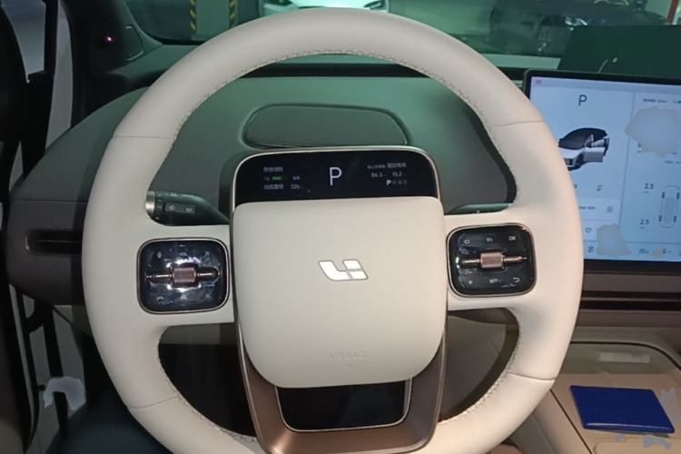Used Li Auto i6 2025 Model Four-Wheel-Drive Standard Type Steering Wheel