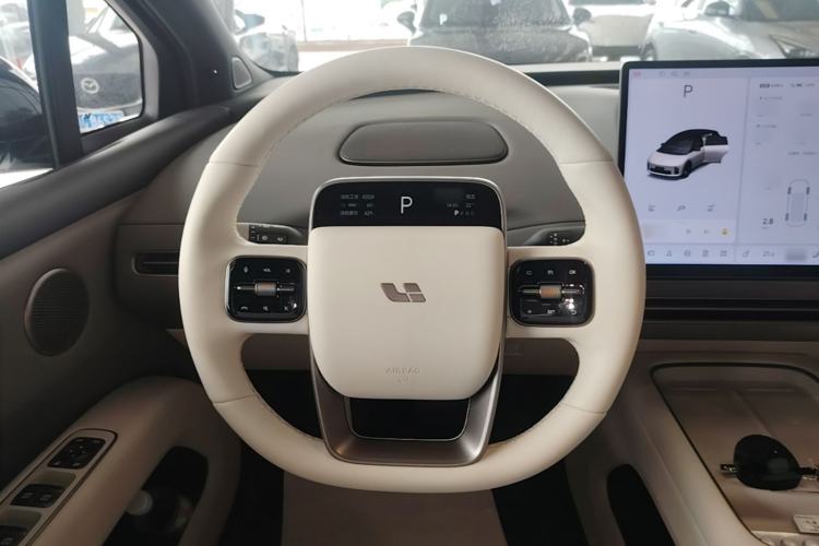 Used Li Auto i6 2025 Model Two-Wheel-Drive Standard Type Steering Wheel