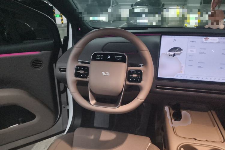 Used Li Auto i6 2025 Model Two-Wheel-Drive Standard Type Steering Wheel