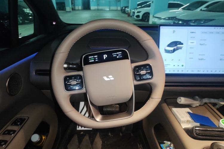 Used Li Auto i6 2025 Model Two-Wheel-Drive Standard Type Steering Wheel