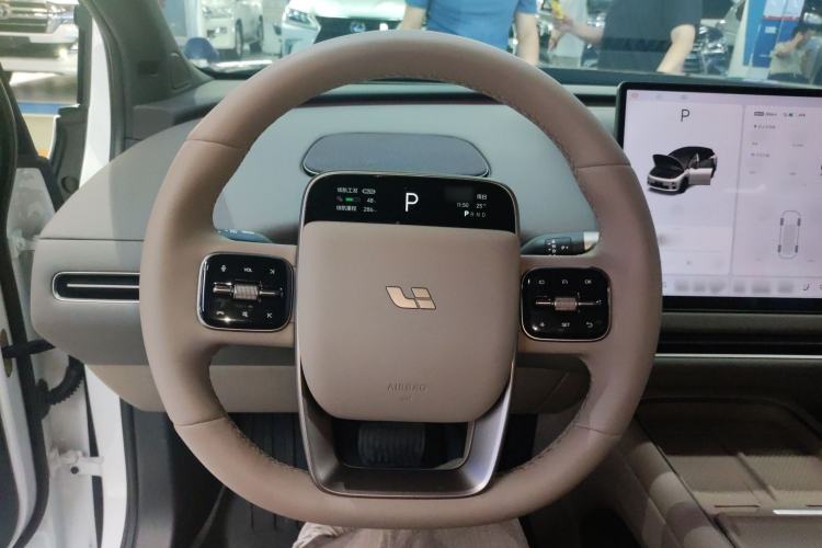 Used Li Auto i6 2025 Model Two-Wheel-Drive Standard Type Steering Wheel