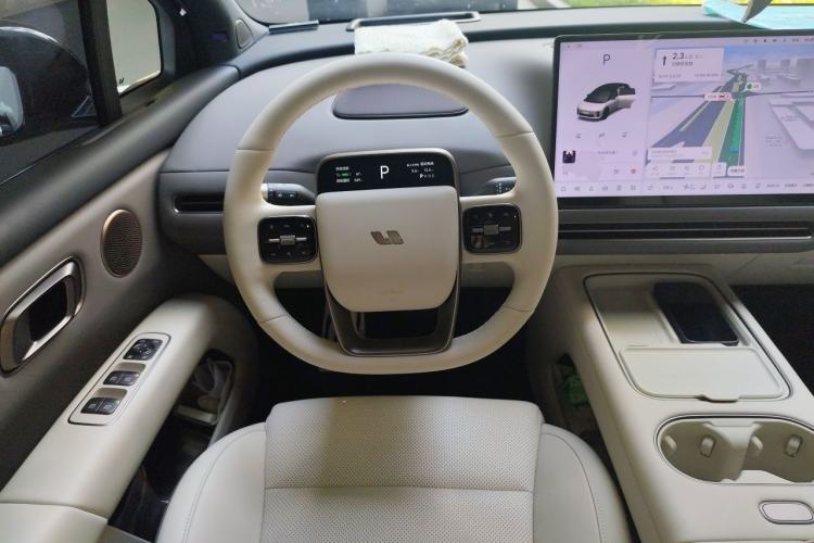 Used Li Auto i6 2025 Model Two-Wheel-Drive Standard Type Steering Wheel