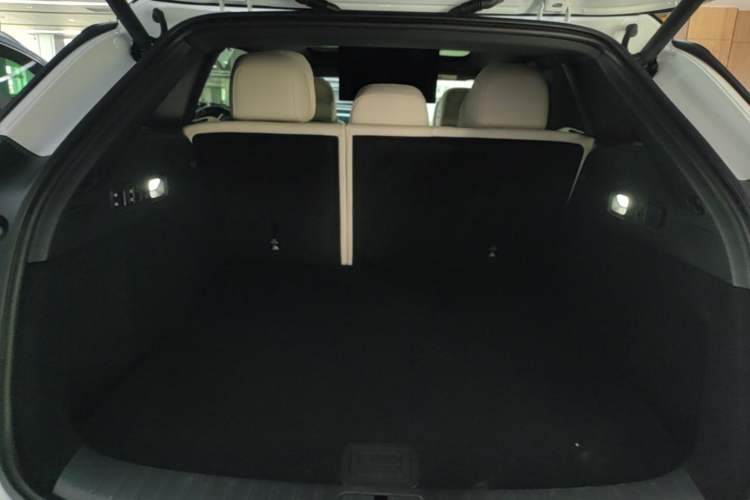 Used Li Auto i6 2025 Model Two-Wheel-Drive Standard Type Trunk