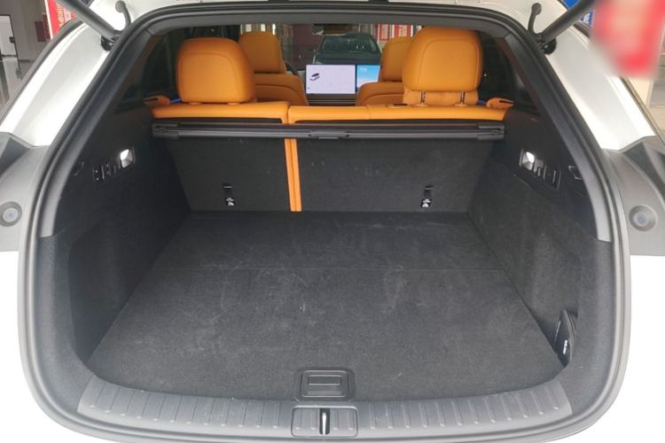 Used Li Auto i6 2025 Model Two-Wheel-Drive Standard Type Trunk