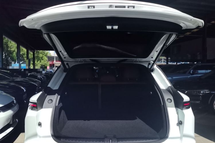 Used Li Auto i6 2025 Model Two-Wheel-Drive Standard Type Trunk