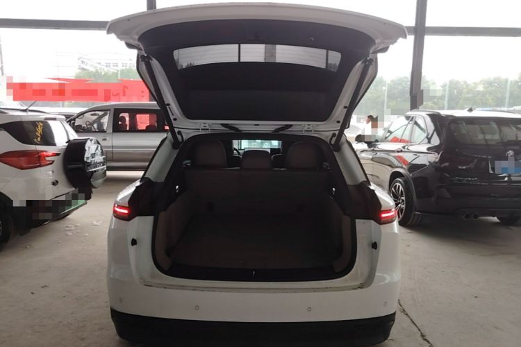 Used Li Auto i6 2025 Model Four-Wheel-Drive Standard Type Trunk