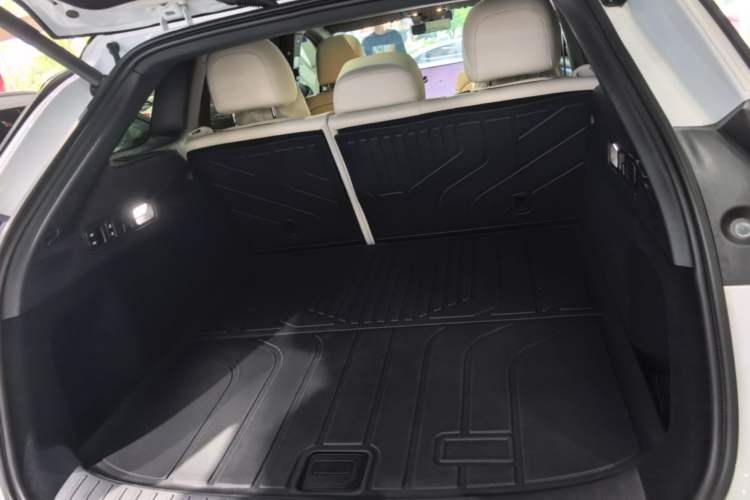 Used Li Auto i6 2025 Model Two-Wheel-Drive Standard Type Trunk