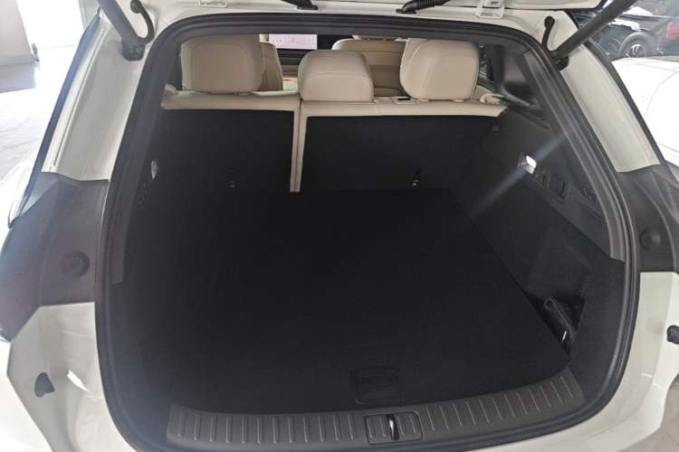 Used Li Auto i6 2025 Model Two-Wheel-Drive Standard Type Trunk