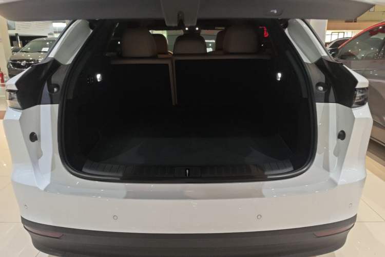 Used Li Auto i6 2025 Model Two-Wheel-Drive Standard Type Trunk