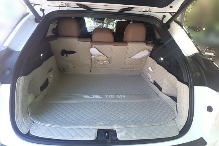 Used Li Auto i6 2025 Model Two-Wheel-Drive Standard Type Trunk