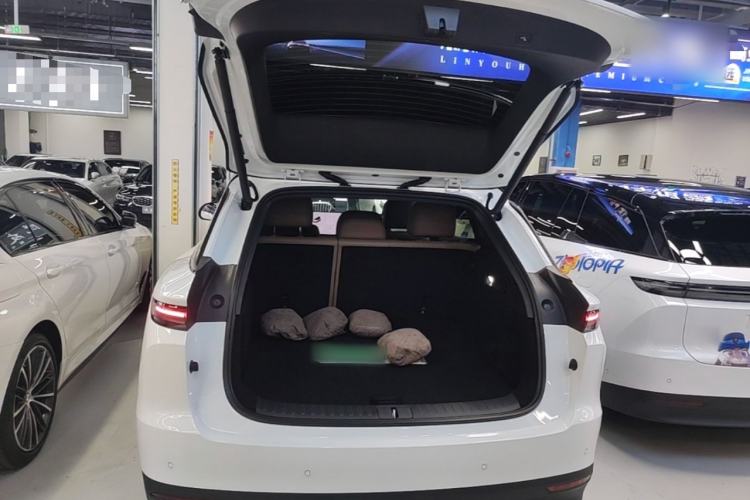 Used Li Auto i6 2025 Model Two-Wheel-Drive Standard Type Trunk