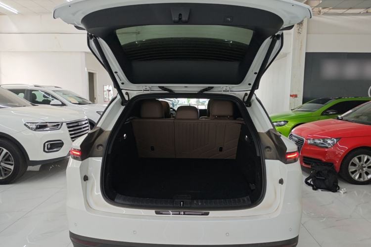 Used Li Auto i6 2025 Model Two-Wheel-Drive Standard Type Trunk