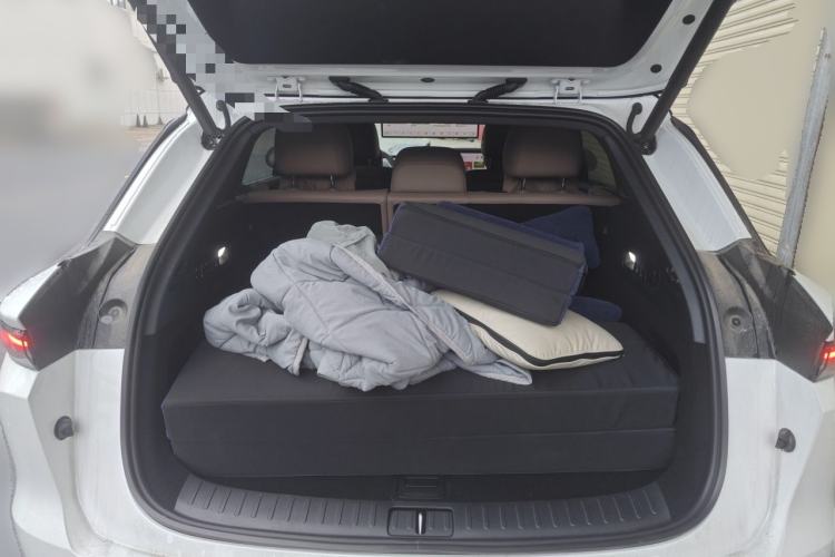 Used Li Auto i6 2025 Model Two-Wheel-Drive Standard Type Trunk