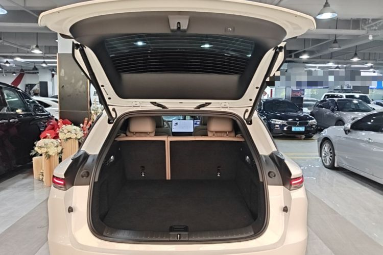 Used Li Auto i6 2025 Model Four-Wheel-Drive Standard Type Trunk