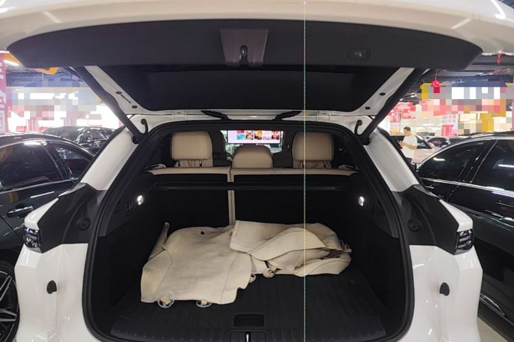 Used Li Auto i6 2025 Model Two-Wheel-Drive Standard Type Trunk