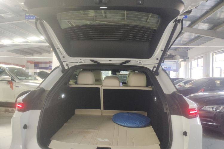 Used Li Auto i6 2025 Model Two-Wheel-Drive Standard Type Trunk