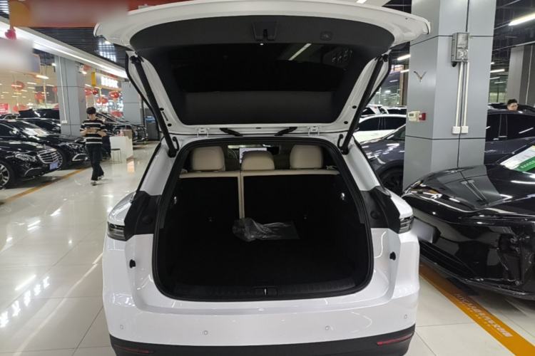 Used Li Auto i6 2025 Model Two-Wheel-Drive Standard Type Trunk