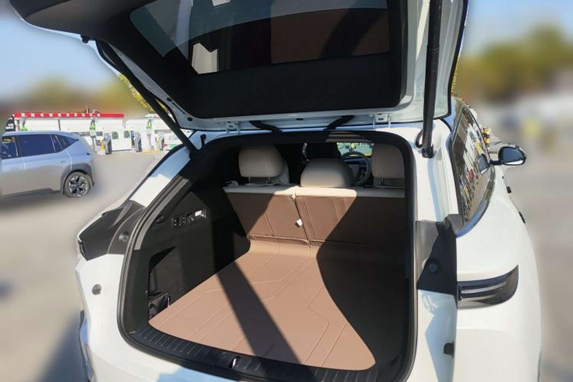 Used Li Auto i6 2025 Model Four-Wheel-Drive Standard Type Trunk
